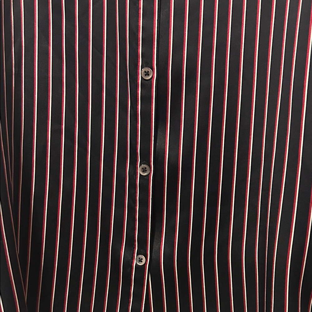 Ralph by Ralph Lauren 100%silk button up shirt with French cuffs. - Picture 6 of 7